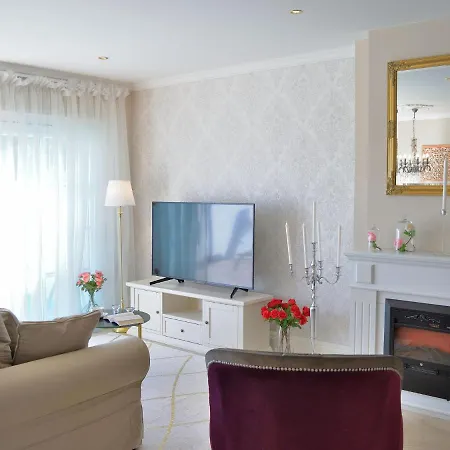 Detached For 4 Persons, Private Pool, Stylish Interior, Restaurant 100 M