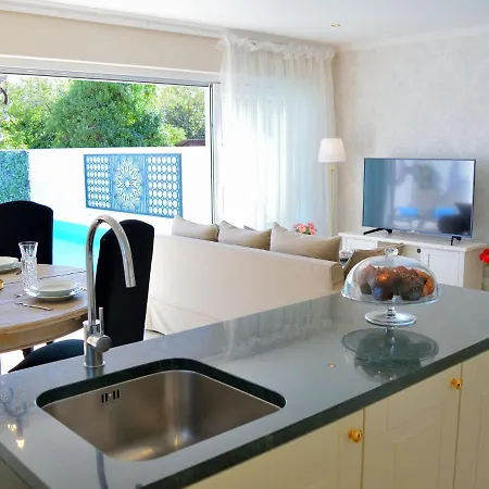 Villa Detached For 4 Persons, Private Pool, Stylish Interior, Restaurant 100 M